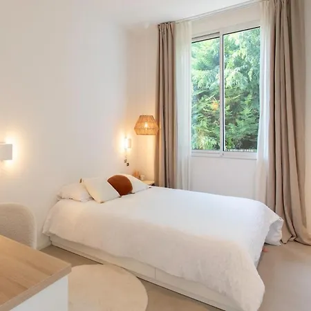 Renting - Navello - Live A Dream Sea View Luxury Mont Boron Pool Apartment